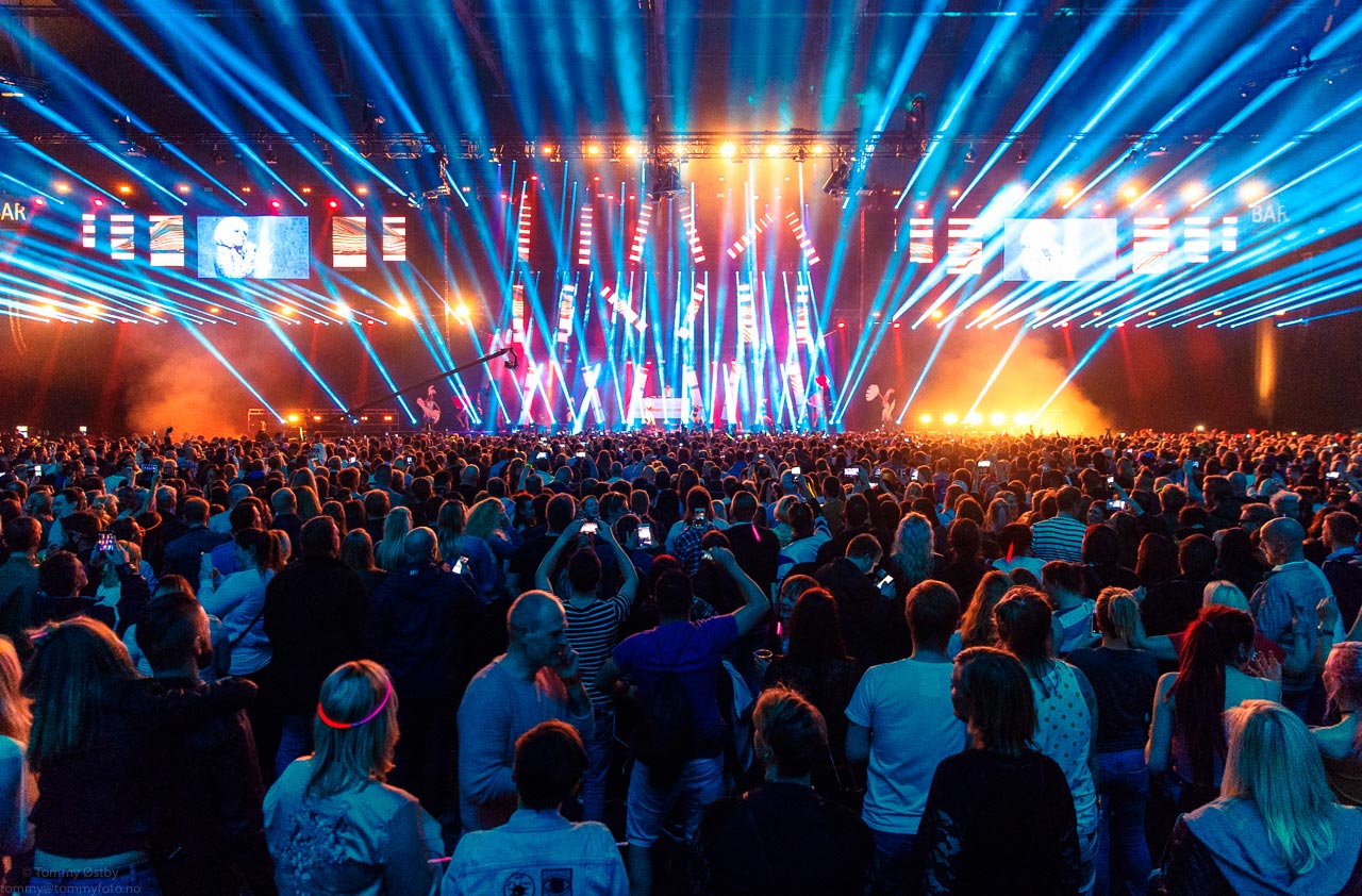 Cinstar rental video screens for concert ideas Norway